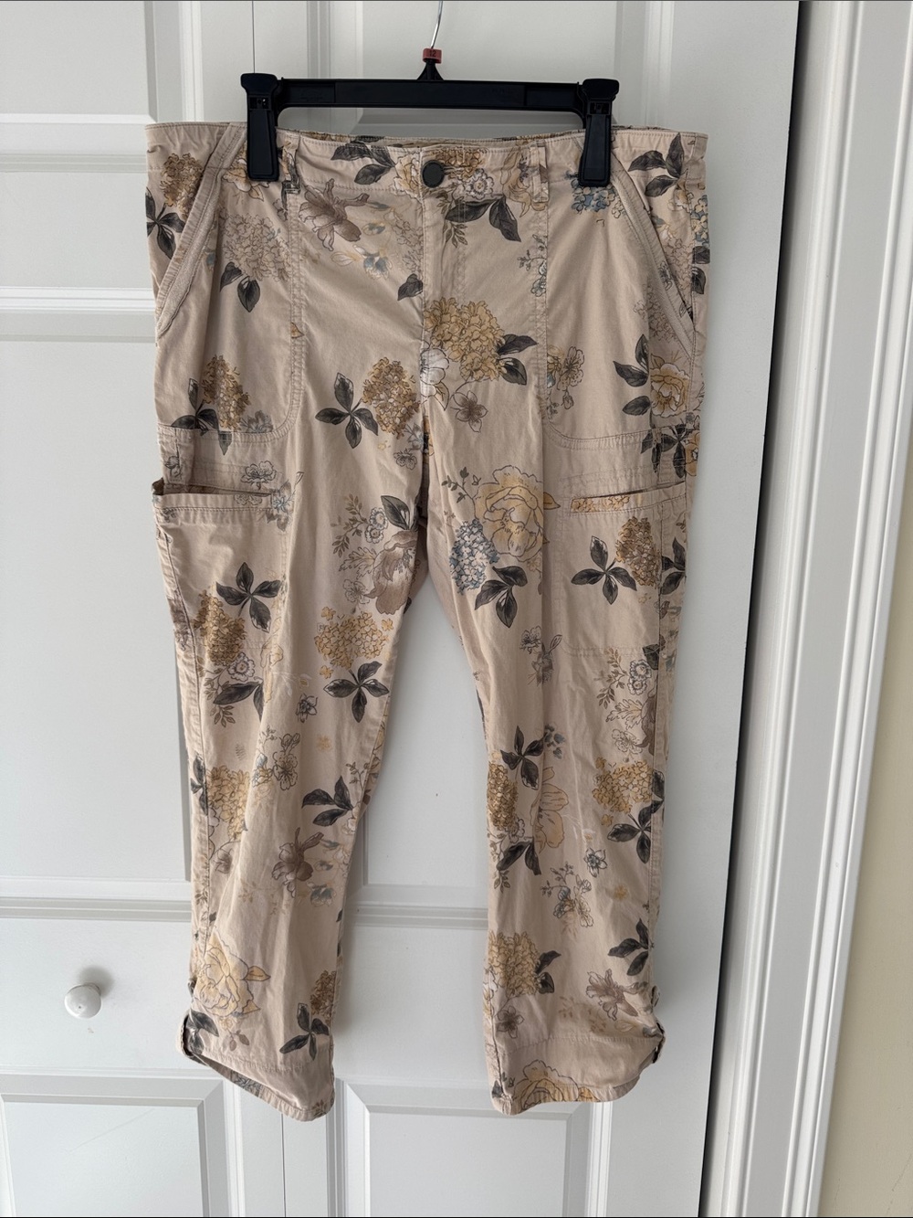 Democracy Neutral Floral Accent relaxed fit pant